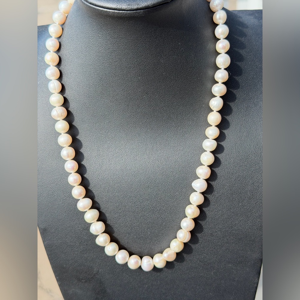 20” Cultured Freshwater White Pearl Knotted Necklace 9 to 10mm Free pearl studs